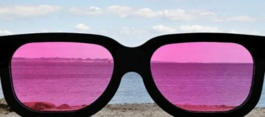 Розовые мужские очки. Розовые солнцезащитные очки. Розовые очки мужские. Солнечные очки мужские розовые. Розовые очки на мужчине.