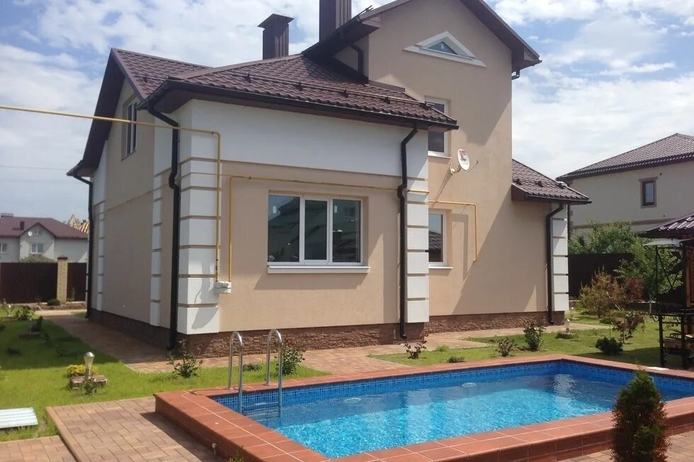Дом около саратова. Продается дом. красивый дом продается. частный дом продажа. новострой частный дом.