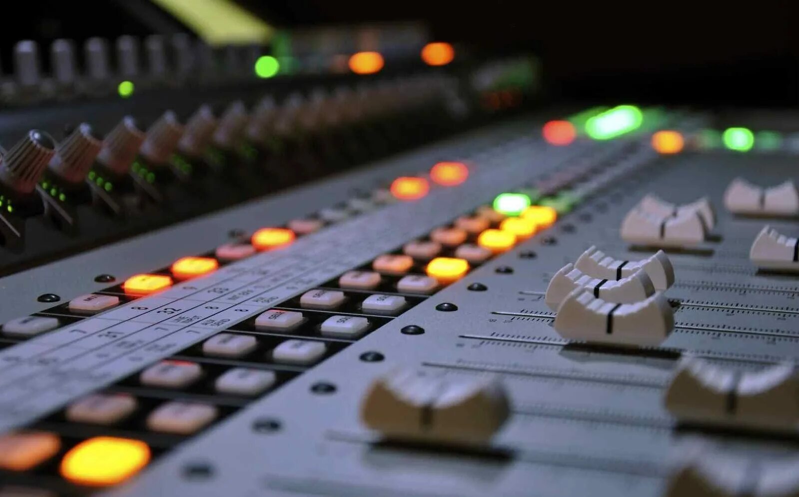 Mixing studio