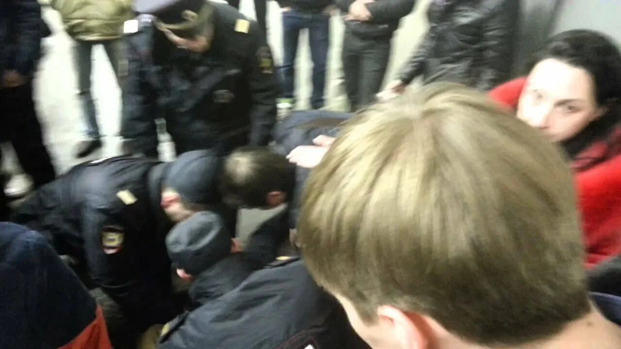 Метро октябрьская происшествие. Пожар в метро. Трагедия в метро в москве 2014. Станция октябрьская новосибирск. Славянский бульвар парк победы катастрофа.