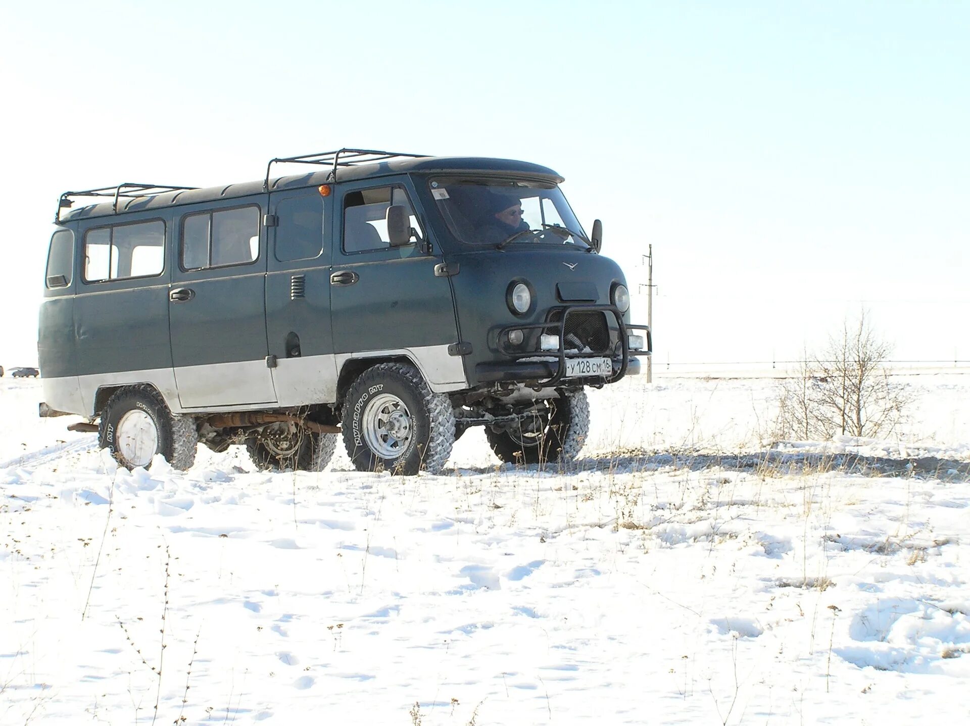 Купить буханку дром. УАЗ 2206. УАЗ 2206 Буханка 2005 зеленый. УАЗ 2206-03. СТС УАЗ 2206.