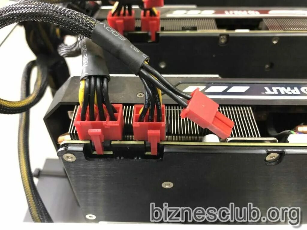 Connect the pcie power cable. 8 Pin видеокарта блок. Блок питания 6+2 Pin под 8 Pin видеокарту. 8 Pin Power для видеокарты. PCIE Power Cable s.