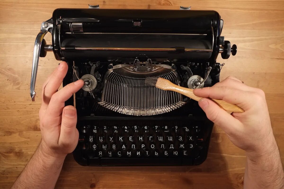 Typewriter Repair - Imgur Typewriter, Retro typewriter, Repair