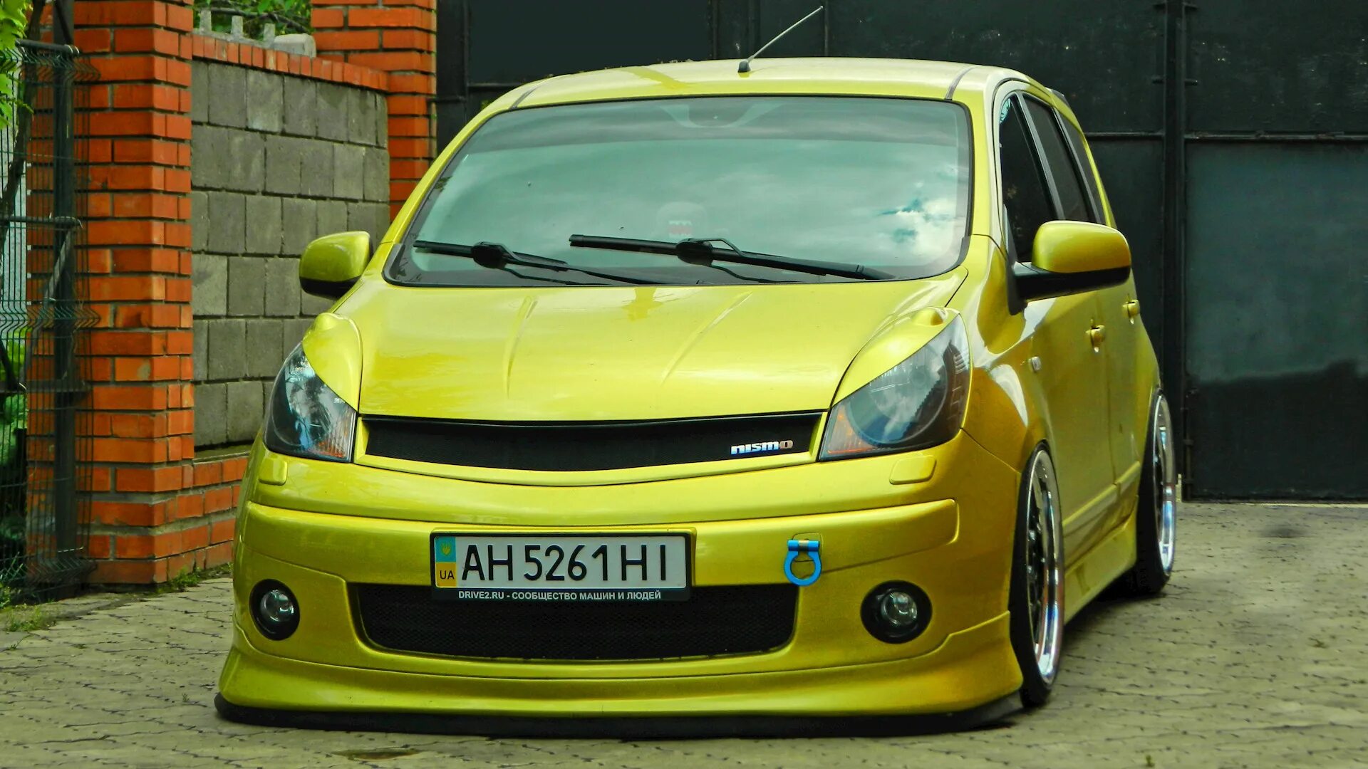 Такие разные Ниссаны - Nissan Note (1G), 1,6 л, 2013 года фотография DRIVE2