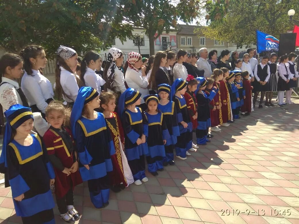 Дружбой народов сильны. В дружбе народов единство Дагестана. День единства народов Дагестана отметили в Дагестане. Мы дружбой народов сильны Дагестан. Карабудахкент.