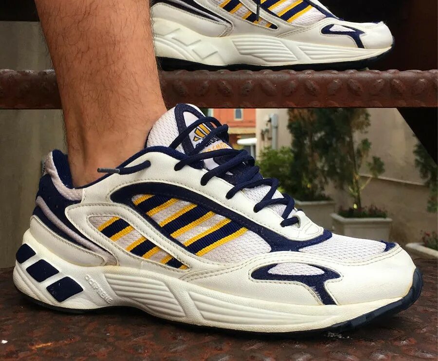 Адидас кроссовки 90 мужские. Adidas Ozweego 1998. Adidas Torsion 1998. Adidas Galaxy Torsion 1998. Adidas Adiprene 1998.