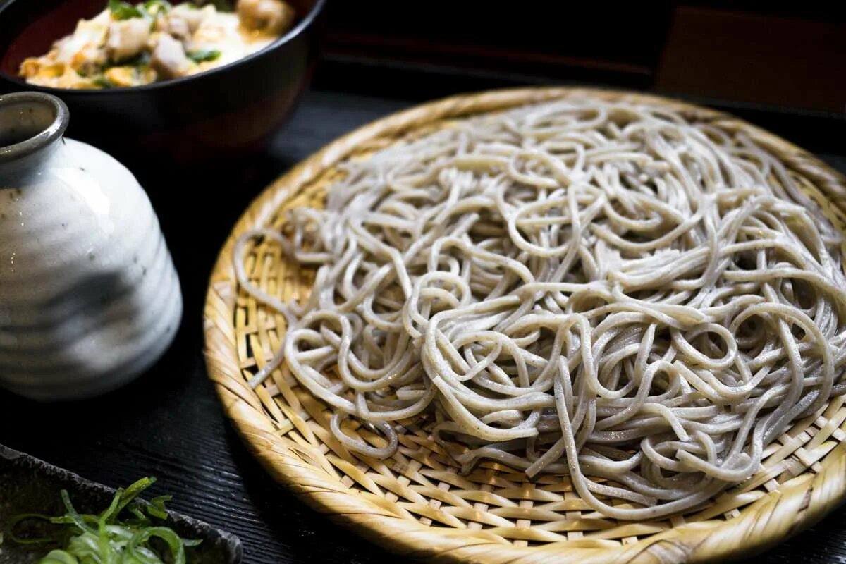 Лапша соба Япония. Soba Noodles Япония. Лапша соба нудл. Тошикоши соба. Серая лапша