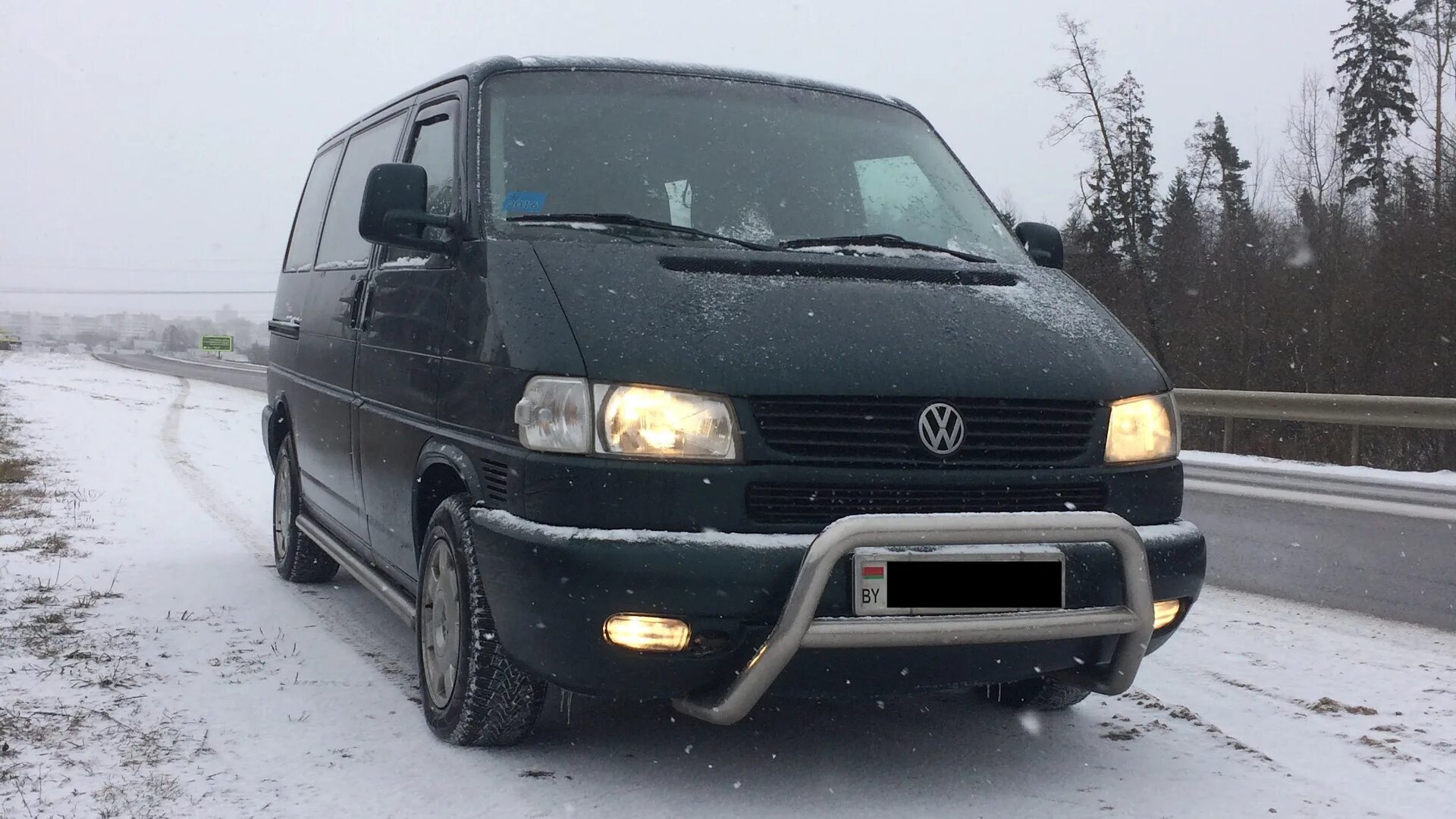 Т4 10. Multivan t4 TDI 2.5. Фольксваген Мультивен 2005. Фольксваген Мультивен 1998 года. Кенгурятник на Фольксваген т4.