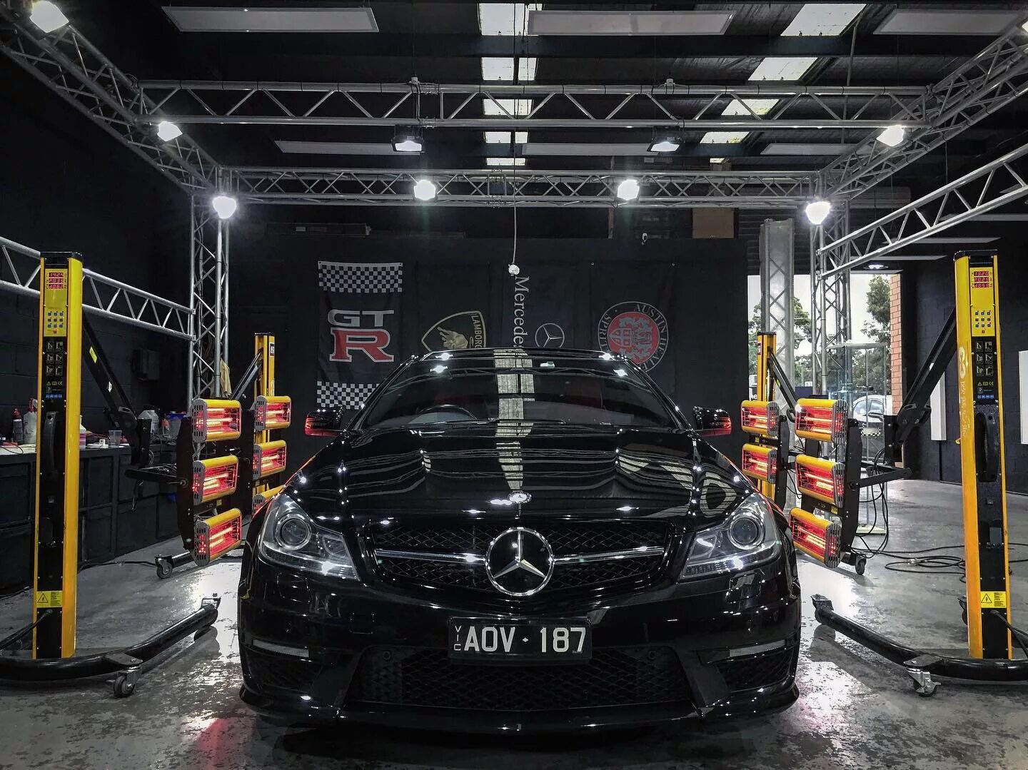 Detailing автомобиля. Детейлинг Мерседес. Mercedes-Benz детейлинг решетки. Детейлинг мойка Мерседес. Детейлинг мойка авто.