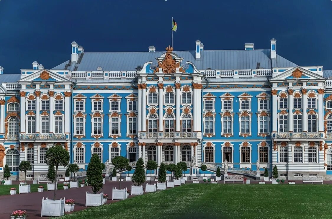 Architecture russia. Франческо Растрелли Екатерининский дворец. Царскосельский Екатерининский дворец Архитектор. Екатерининский дворец в Царском селе. Растрелли Екатерининский дворец Барокко.