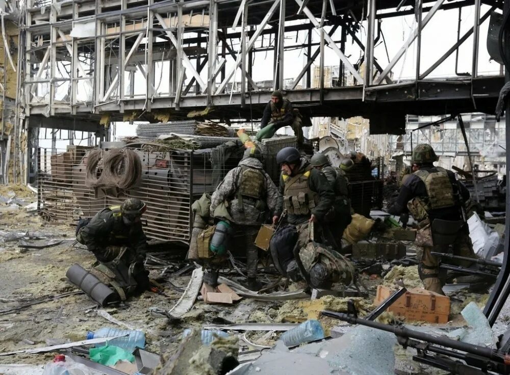 Донецк боевые. Бои за донецкий аэропорт 2014. Донецк боевые. Донецкий аэропорт бои ополченцы. Донбасс донецкий аэропорт.