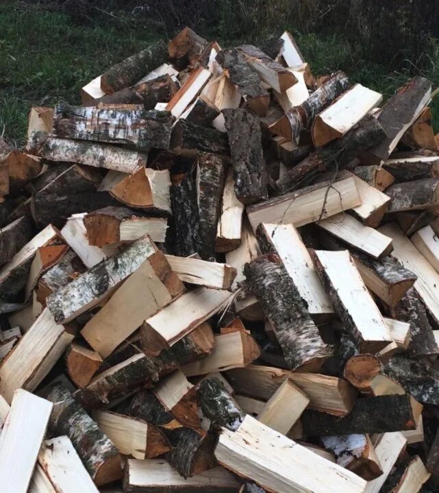 На дворе дрова. Дрова 1200 за куб. Дрова хотьково. Осиновые дрова. Полено дрова.