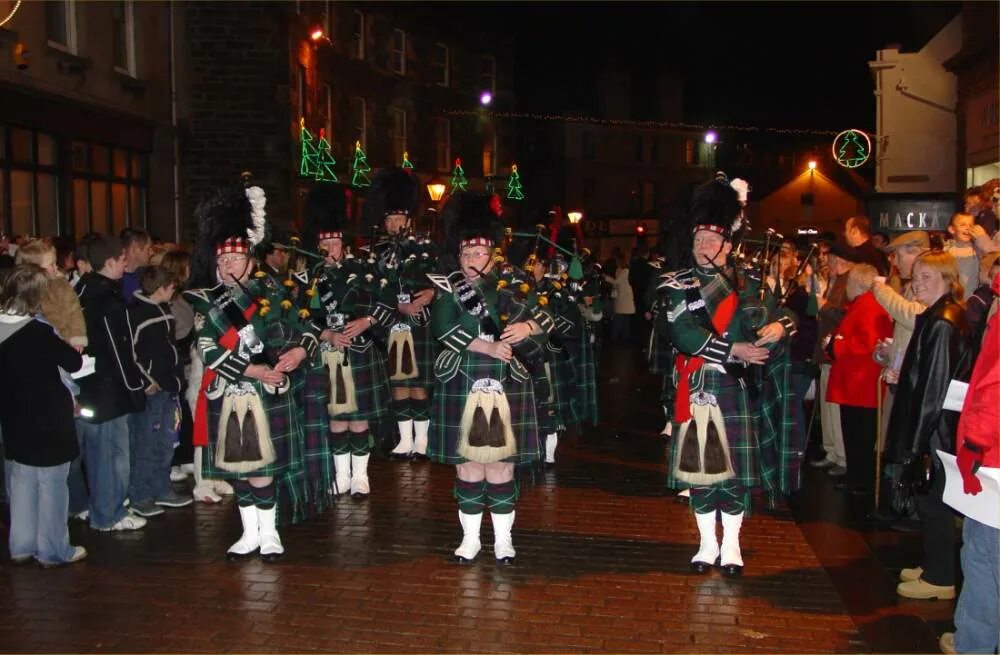 рождество в уэльсе. рождество в шотландии. рождество в шотландии. новогодние традиции шотландии. рождественский эдинбург.