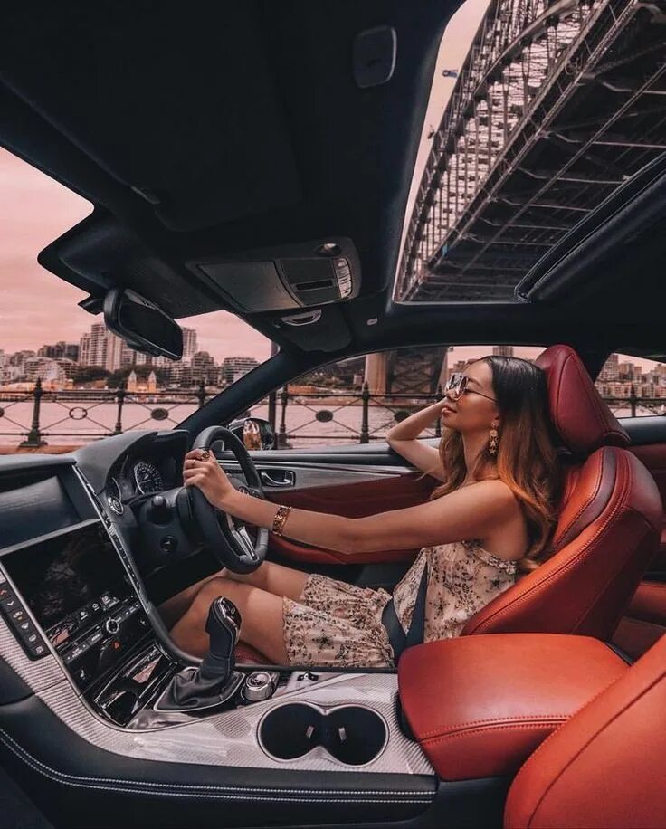 Шикарная женщина и автомобиль. Luxury girl перевод. Кристина свит luxurygirl. Luxury girl с подругой. Полина luxury girl марченко.