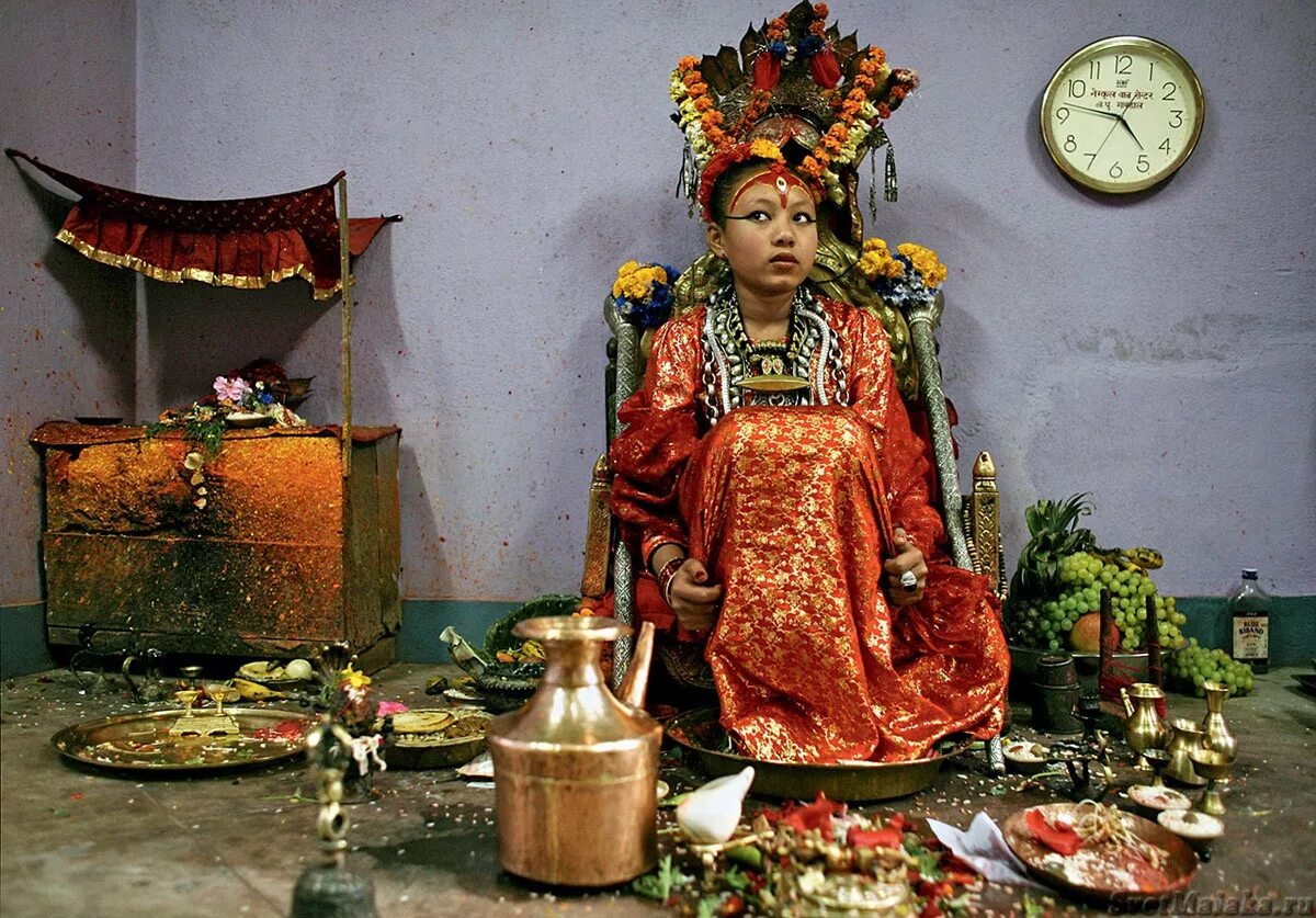 Принцесса непала. Кумари Деви богиня. Живая богиня Непала Кумари. Богиня Кумари 2022 Непал. Матина Шакья Кумари.