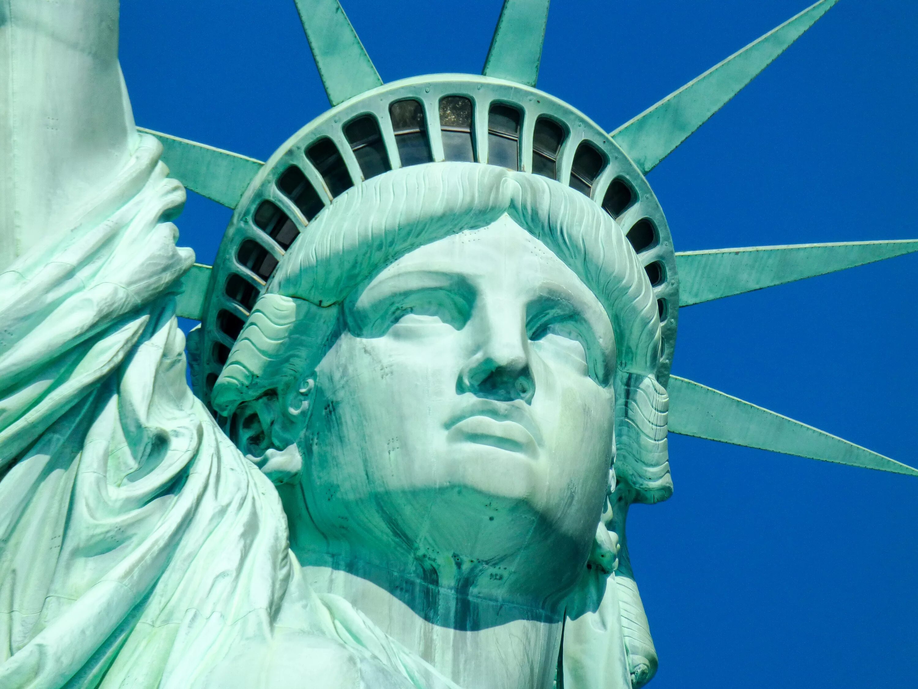 Статуя свободы является. Статуя свободы сша. статуя свободы нью-йорк. нью йорк манхеттен статуя свободы. символ америки статуя свободы.