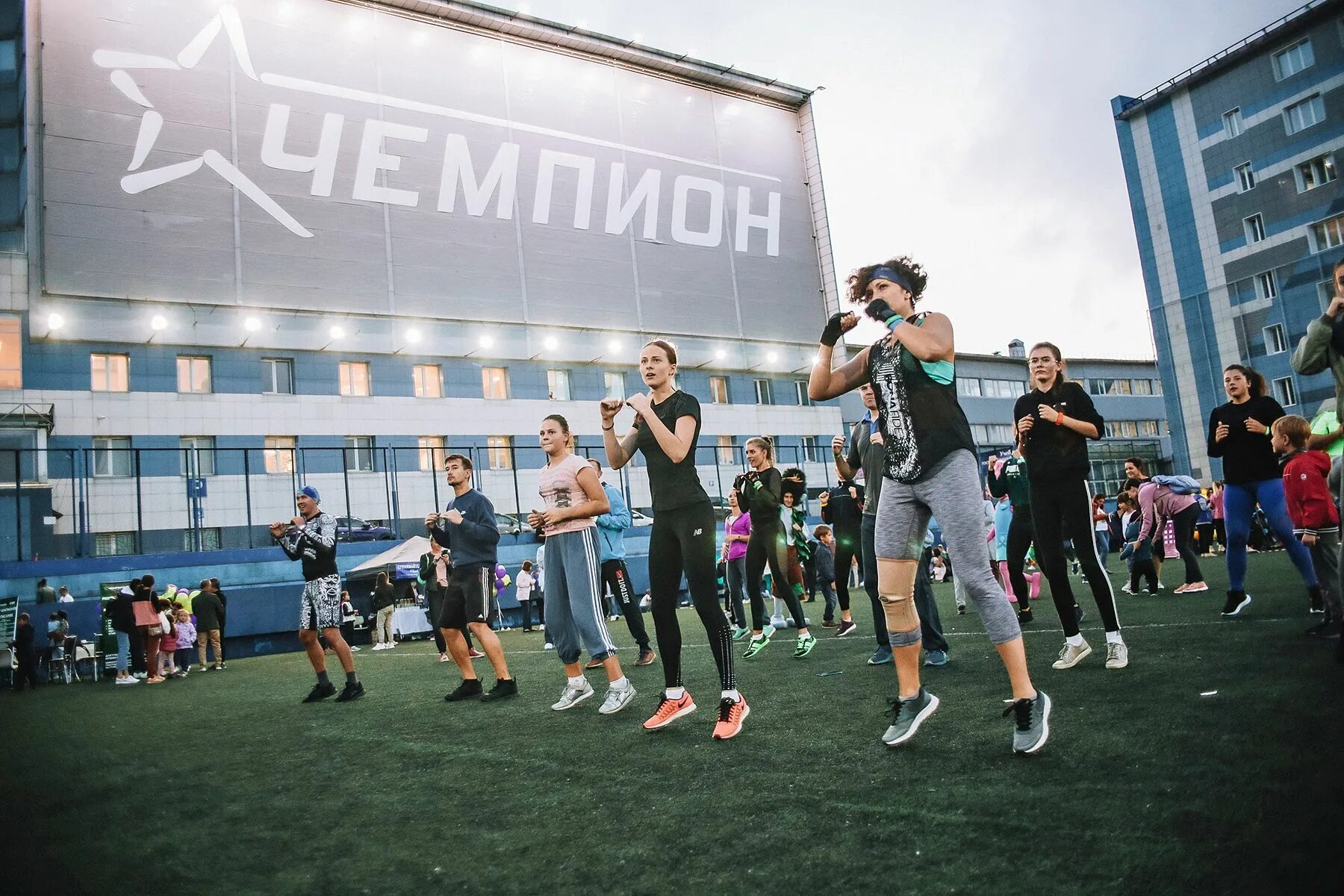 Golden tiger казань. Чемпион владивосток. Спорткомплекс чемпион. Спорткомплекс чемпион владивосток на гоголя. Спорткомплекс владивосток.