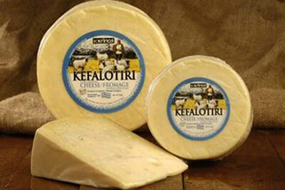 Название греческих сыров. Кефалотири сыр. Кефалотири сыр Греция. Сыр гравьера. Греческий сыр гравьера.