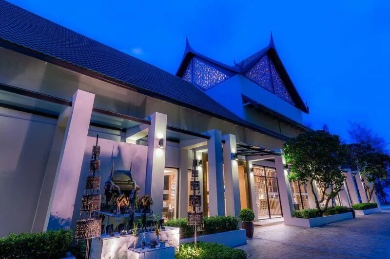 Пляж сурин отели. Аутригер сурин бич. отель сурин пхукет. outrigger surin beach resort phuket. the surin phuket 5 таиланд.