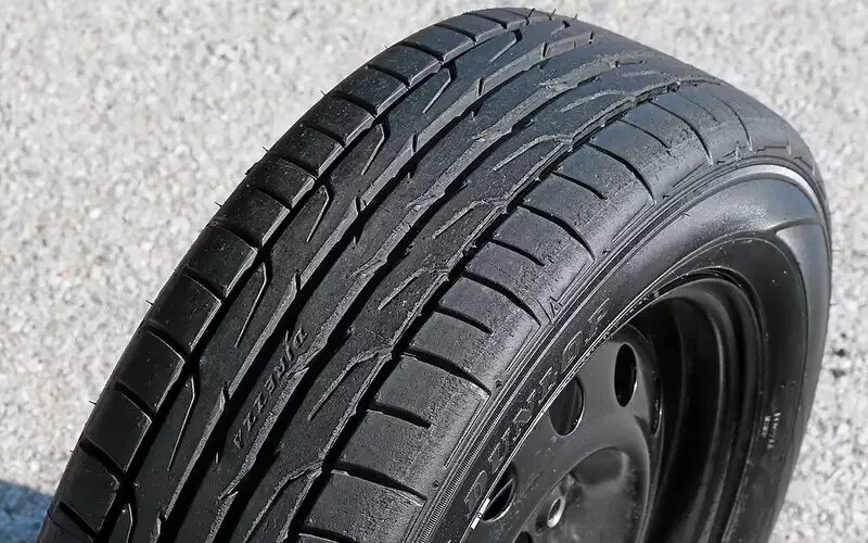 Резина dunlop direzza dz102. Dunlop Direzza dz102. Шины Dunlop Direzza dz101 195/60 r14 86h. Dunlop Direzza dz102 вид сбоку. Изношенные шины Dunlop Direzza dz102 215/55 r17.