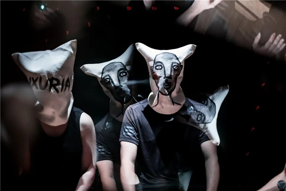 Восемь любящих женщин спектакль театр моссовета. Спектакль 8 театр на таганке. Театр восемь. 8 восемь театр на таганке. Драматический театр пермь.