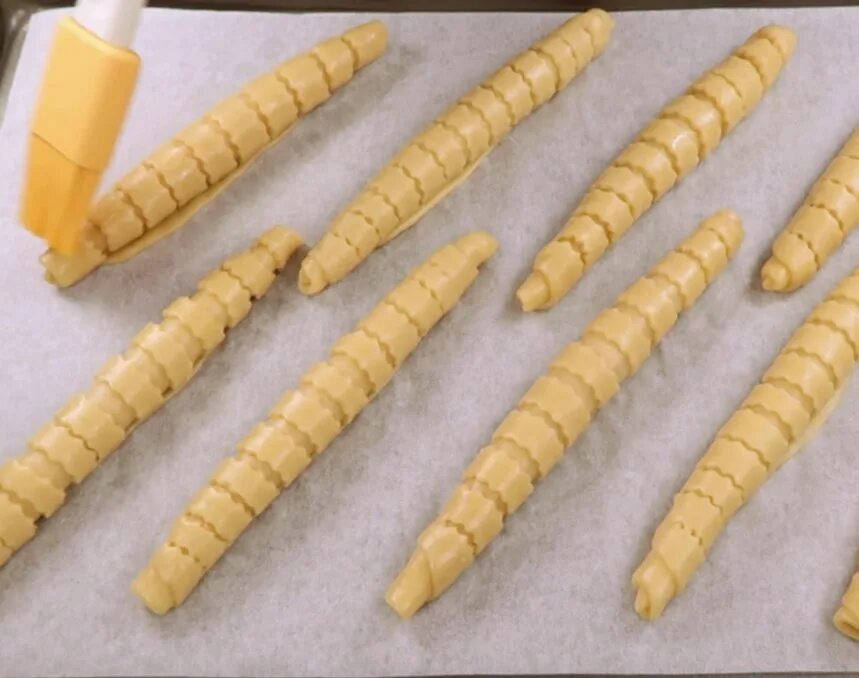 Трубочки на кефире. Печенье трубочки. Трубочки из кефирного теста. Трубочки из печенья.