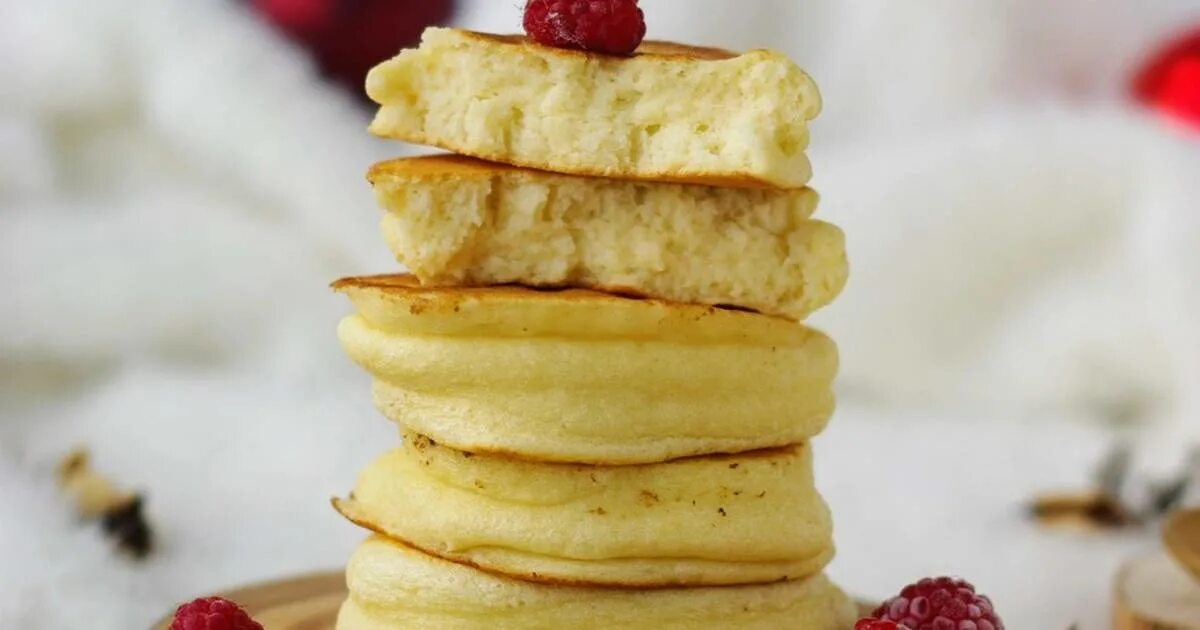 оладушки без творога. оладьи на молоке. оладьи на кефире красивые. пышные оладьи. сковорода для оладий.