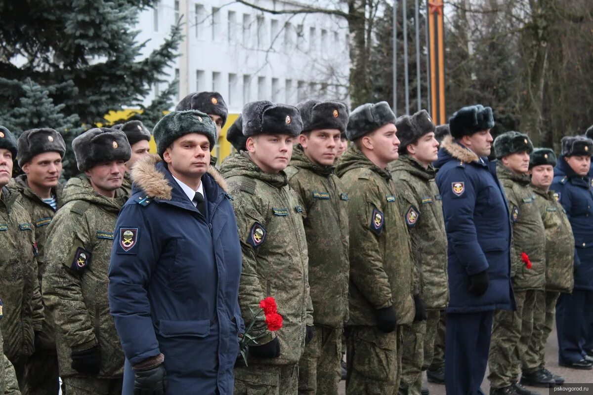 Псковский полк в нижневартовске. Арт полк ВДВ Псков 1140. 1140 Гвардейский артиллерийский полк. Псков 76 ДШД 1140 арт полк. 237 Полк ВДВ Псков.