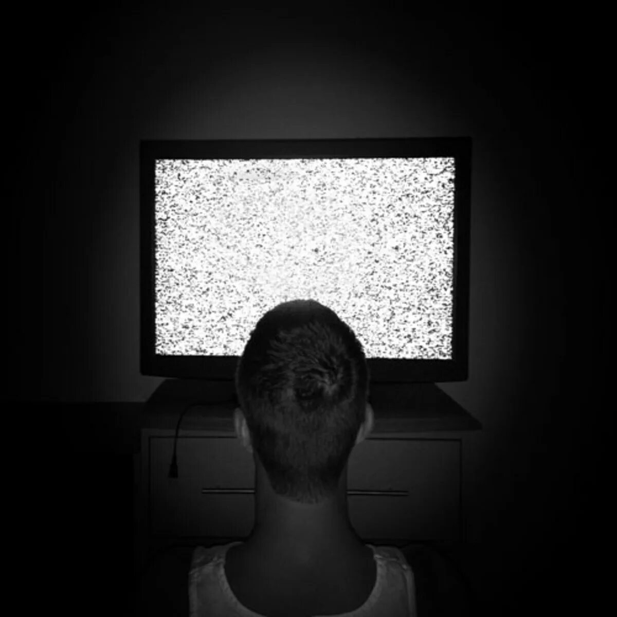 Мелодия белый шум. Песня белый шум. Белый шум. Белый шум сияние фильм. Алиса белый шум альбом.