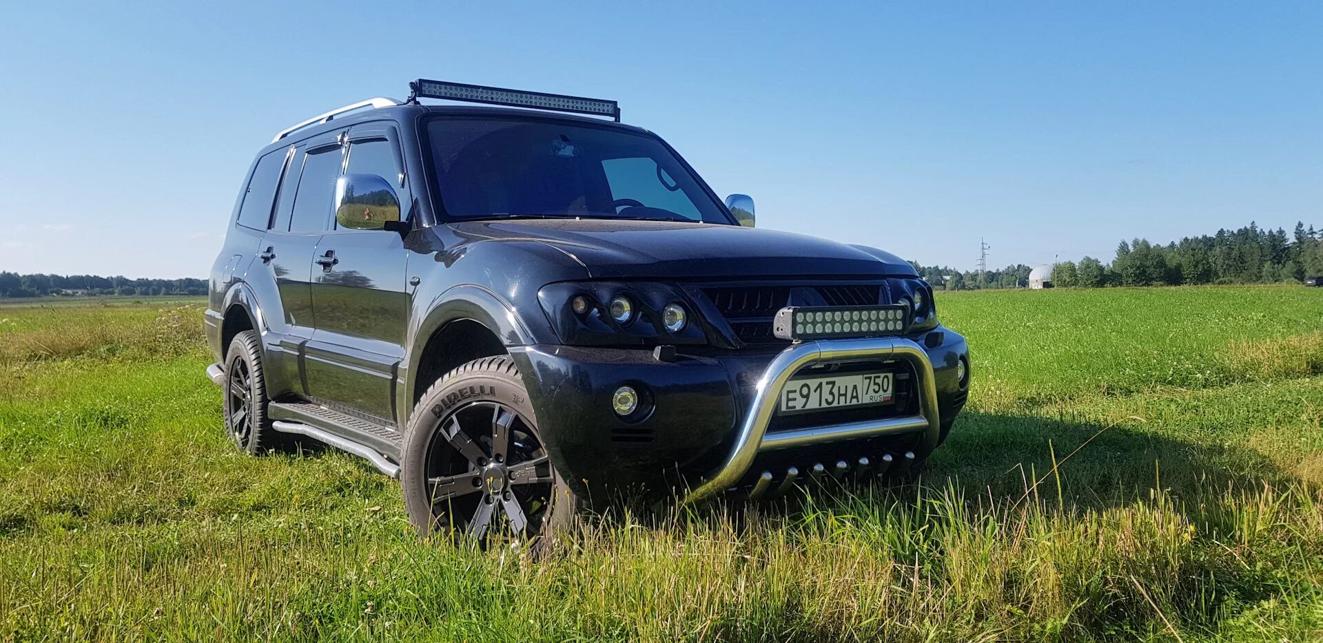 Бензиновые mitsubishi pajero. Тюнингованные Мицубиси Паджеро. Pajero 3 Tuning. Тюнингованный Mitsubishi Pajero. Тюнингованные Паджеро 3.