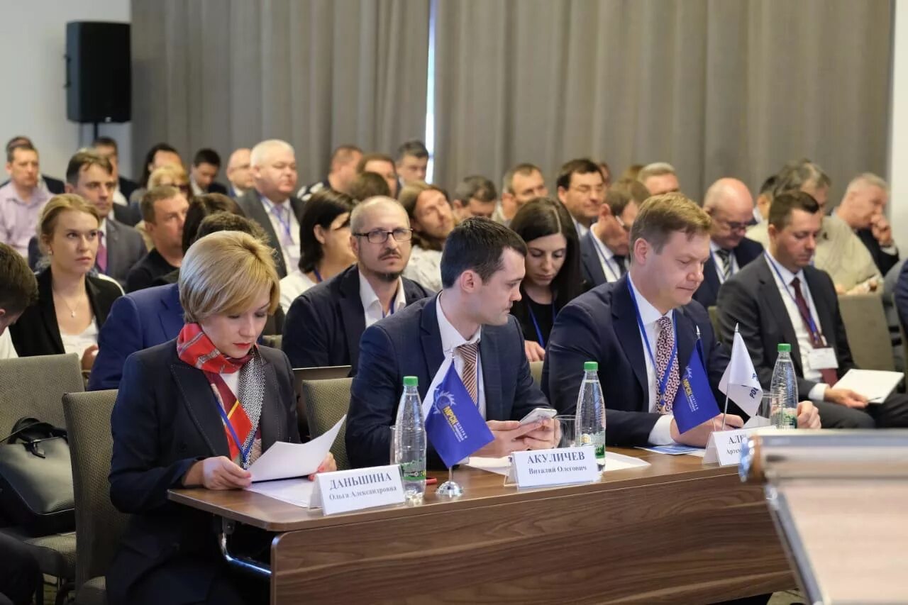 Мрск центра и приволжья нижний новгород. Шевяков юрий вячеславович нижновэнерго. Игорь маковский россети центр. Здание мрск нижний новгород. Мрск центра по связям с общественностью мария.