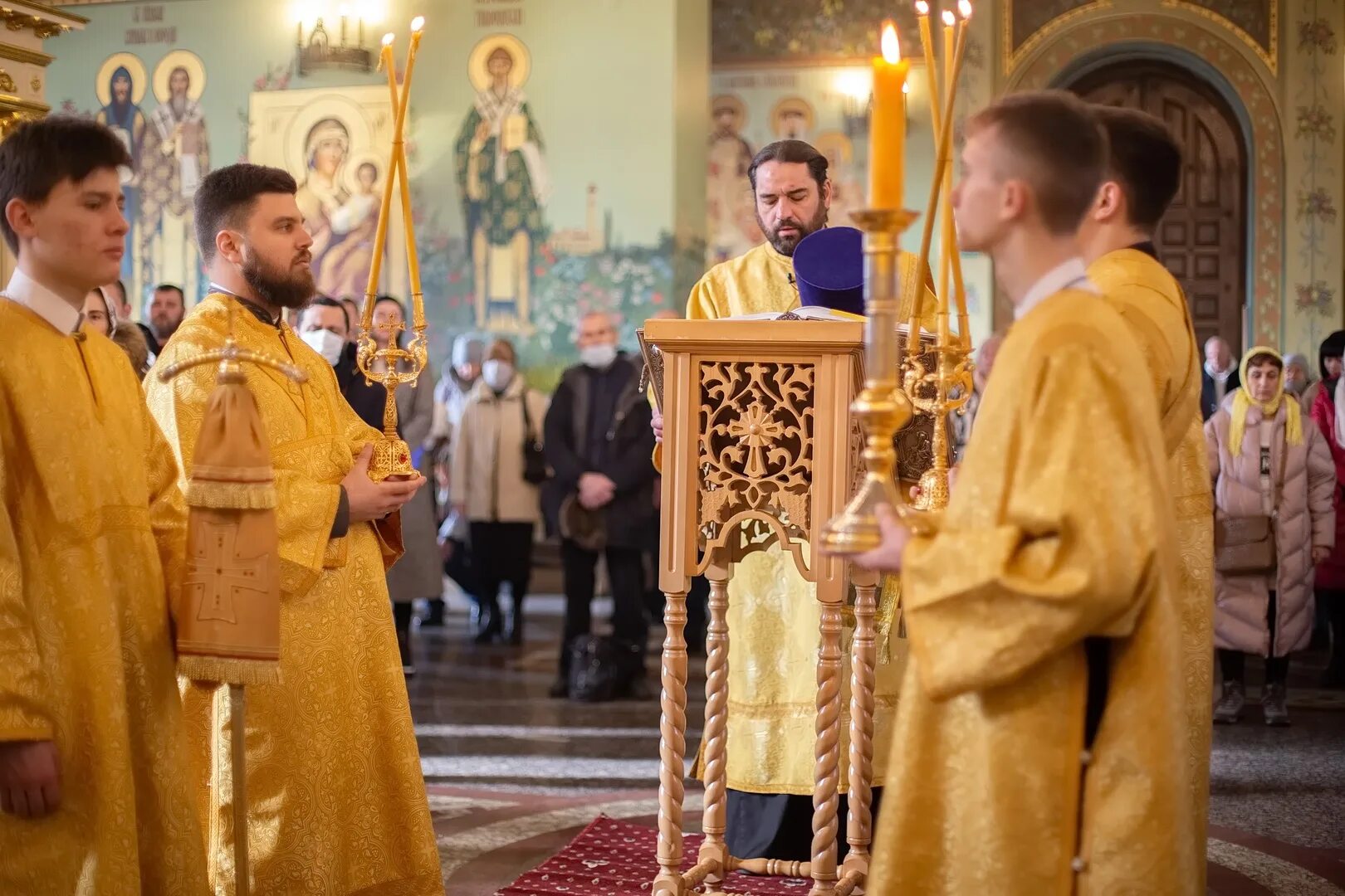 Служба в воскресенье вечером. Епископ Феофилакт Андреевский монастырь. Воскресная всенощная. Феофилакт Курьянов. Епископ Феофилакт Русанов.