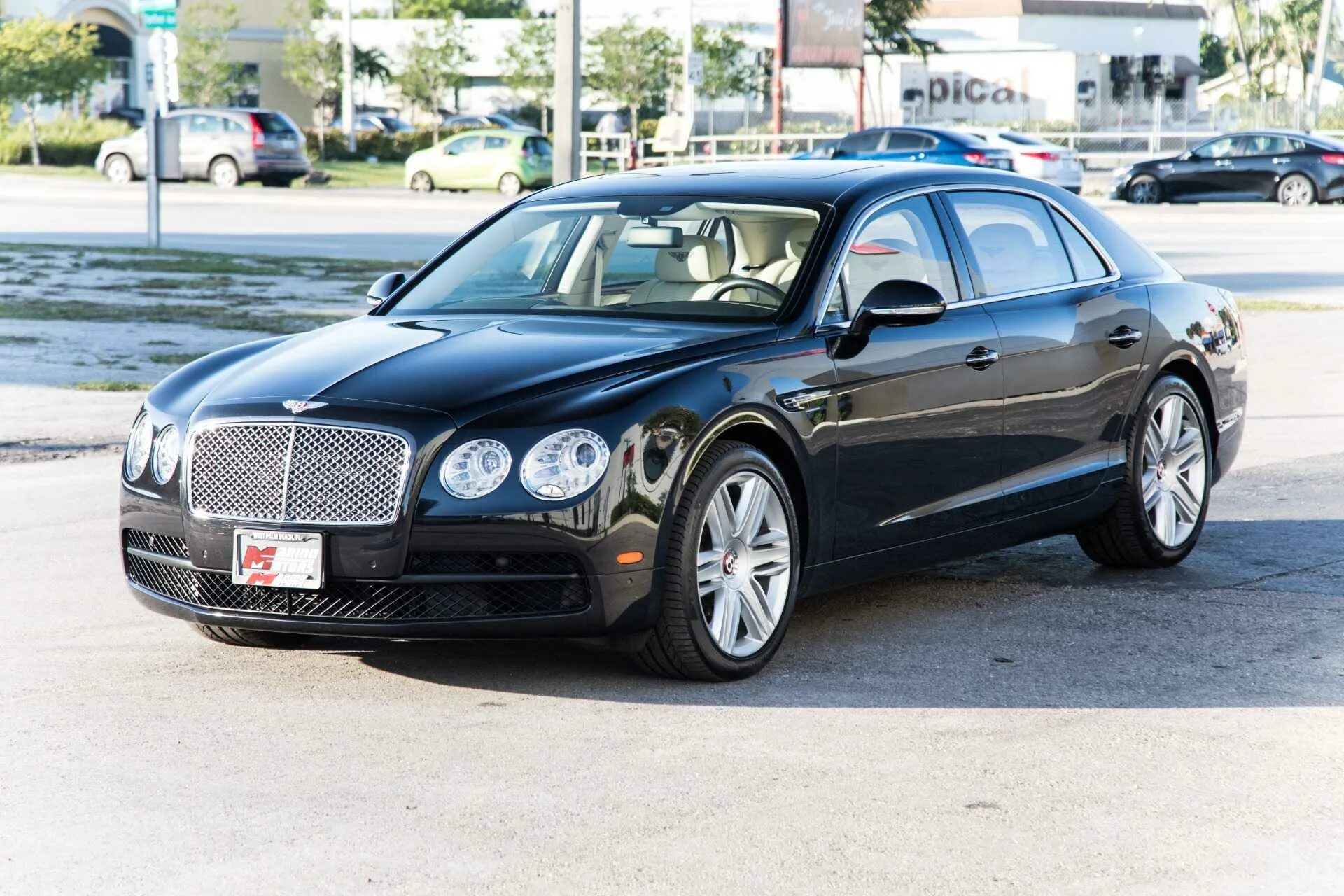 Bentley Flying Spur v8. Bentley Flying Spur 2016. Bentley Flying Spur v8 2021. Bentley Continental Flying Spur 2014.