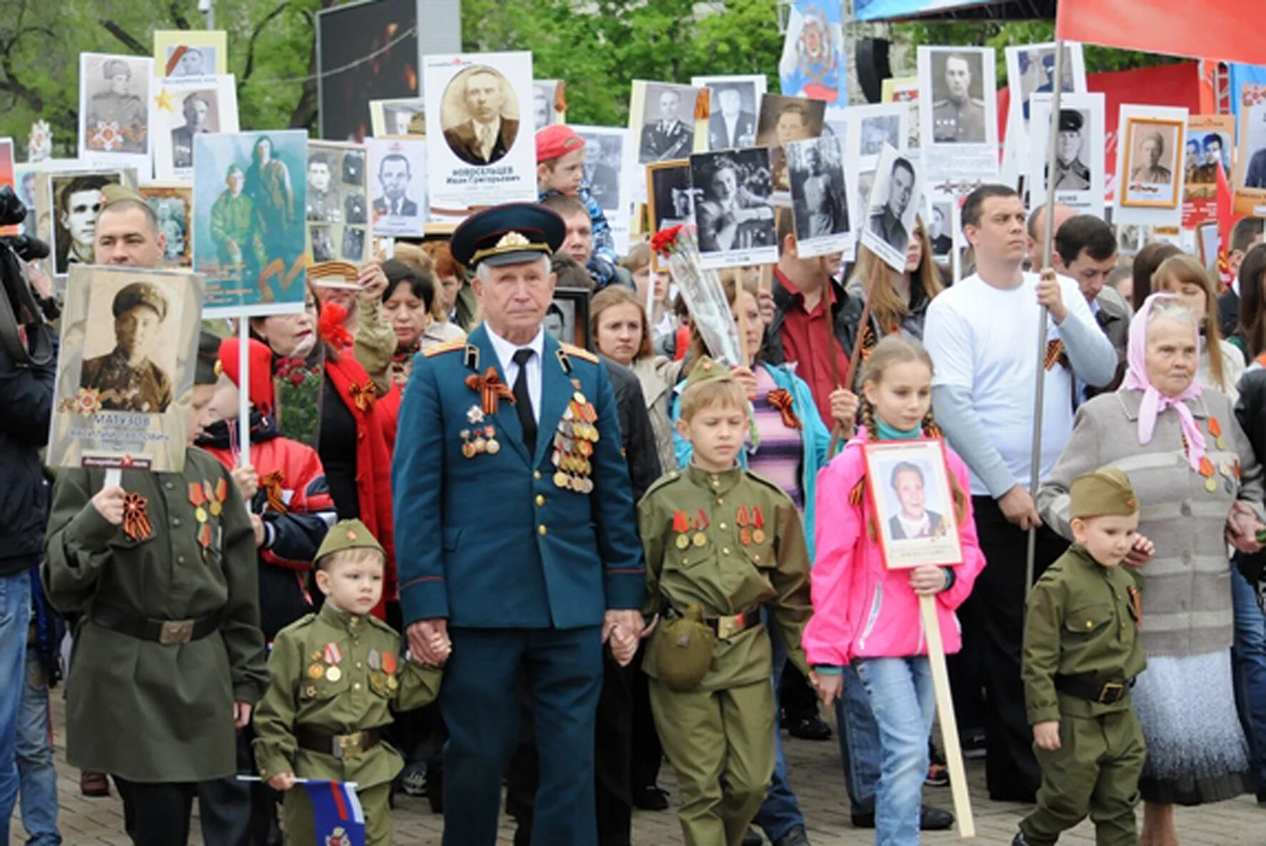 Бессмертный полк в Медвенке ветеранов ветераны галерея ветеранов. Бессмертный полк Белгород. 9 Мая Бессмертный полк. Белгородчина Бессмертный полк. Бессмертный полк фото ветеранов