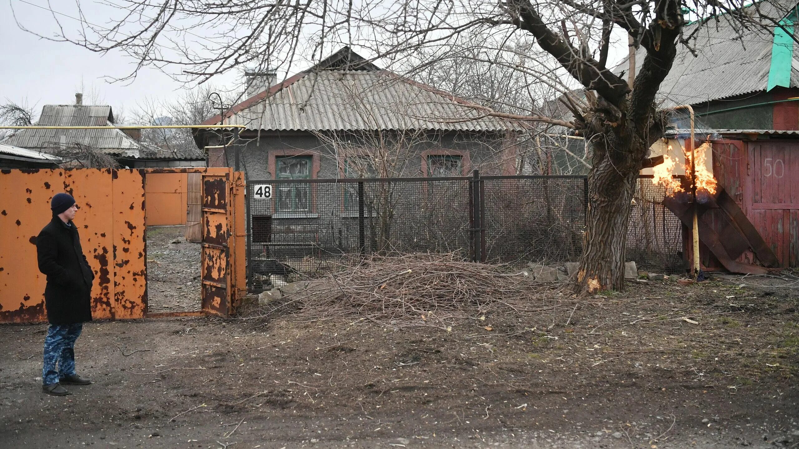 Украинские войска обстреляли Петровский район Донецка. Донецк Киевский район обстрел 2022. Кировское Донецкая область обстрел. Жилой дом обстрел ВСУ Киевского района Донецка.