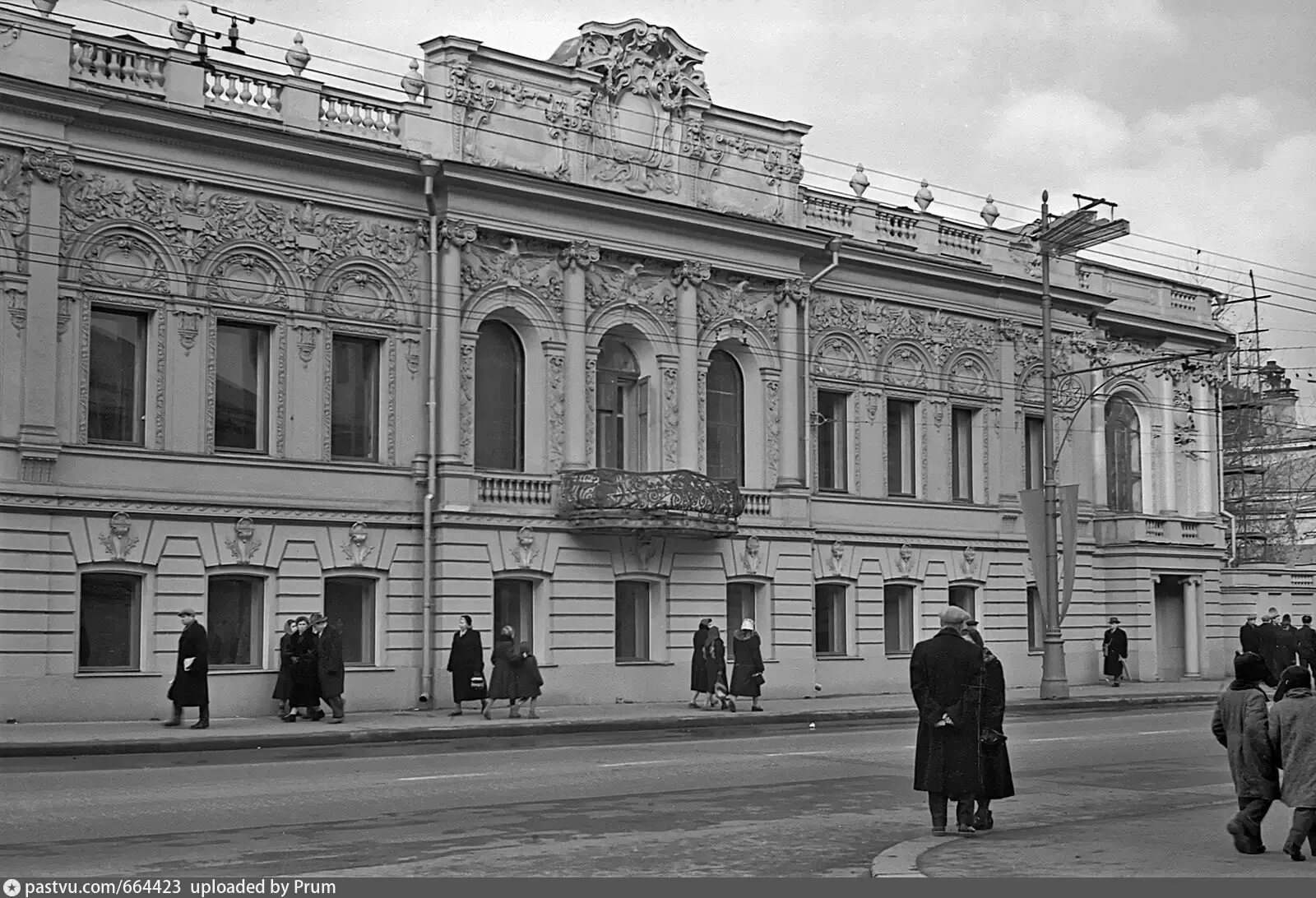 Пречистенка 20. Особняк Ушковой Пречистенка. Особняк Ермолова на Пречистенке. Дом Ушкова на Пречистенке в Москве. Особняк Айседоры Дункан на Пречистенке.