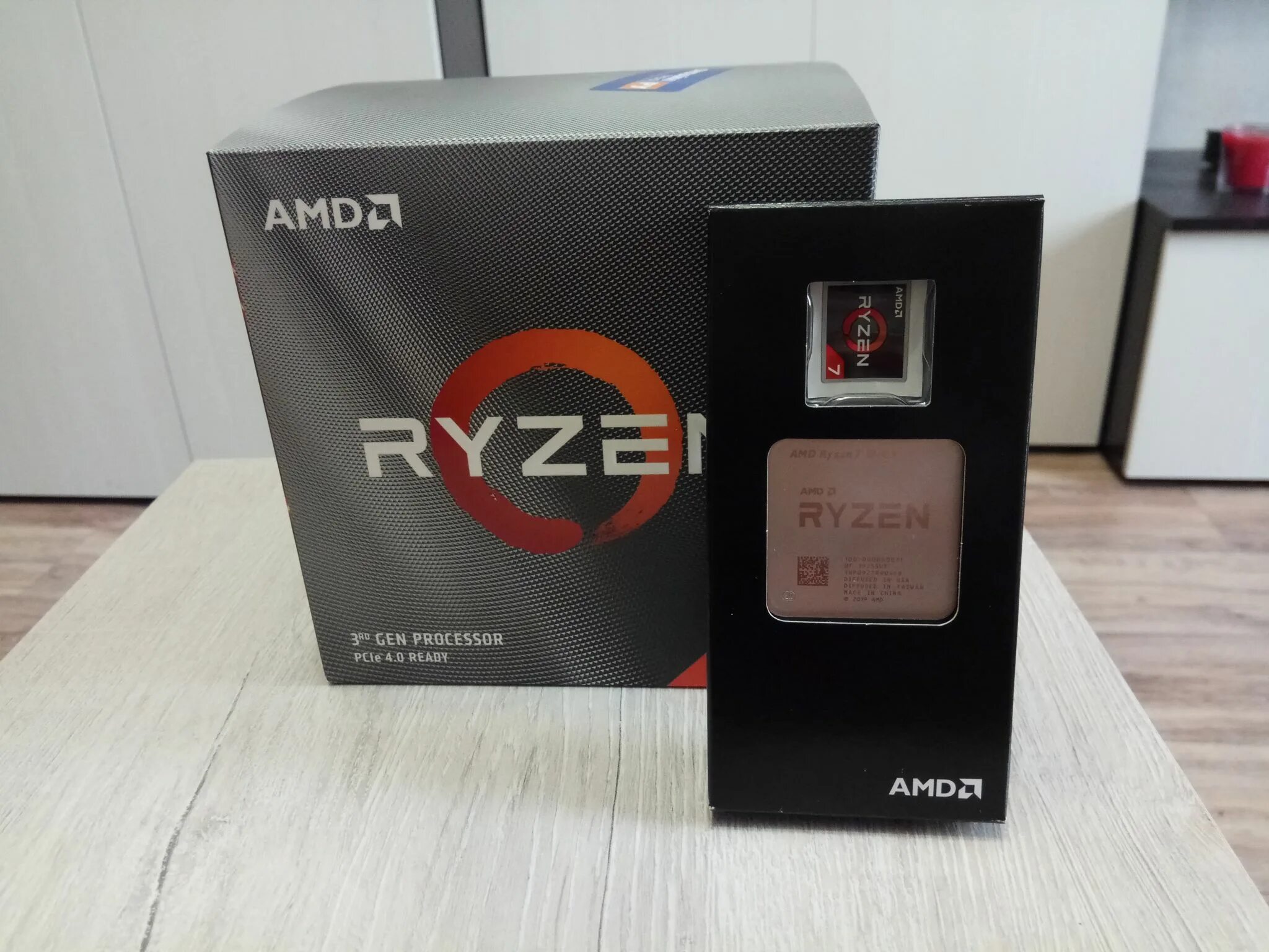 Amd ryzen 7 3700x купить. AMD Ryzen 7 3700x. AMD Ryzen 7 Pro 3700 (OEM). R7 3700x. AMD Ryzen 7 3700x Box.