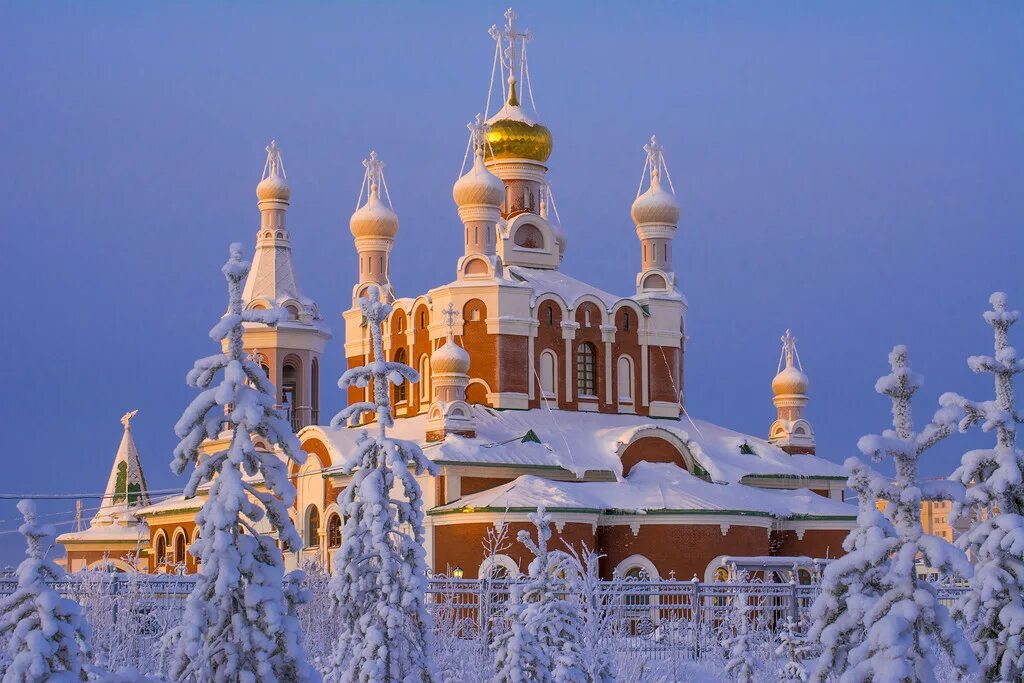 православный храм зимой. храм всех святых в сосново. красивый храм зимой. храм андрея первозванного на вуоксе пейзаж. зима русь храм православие.