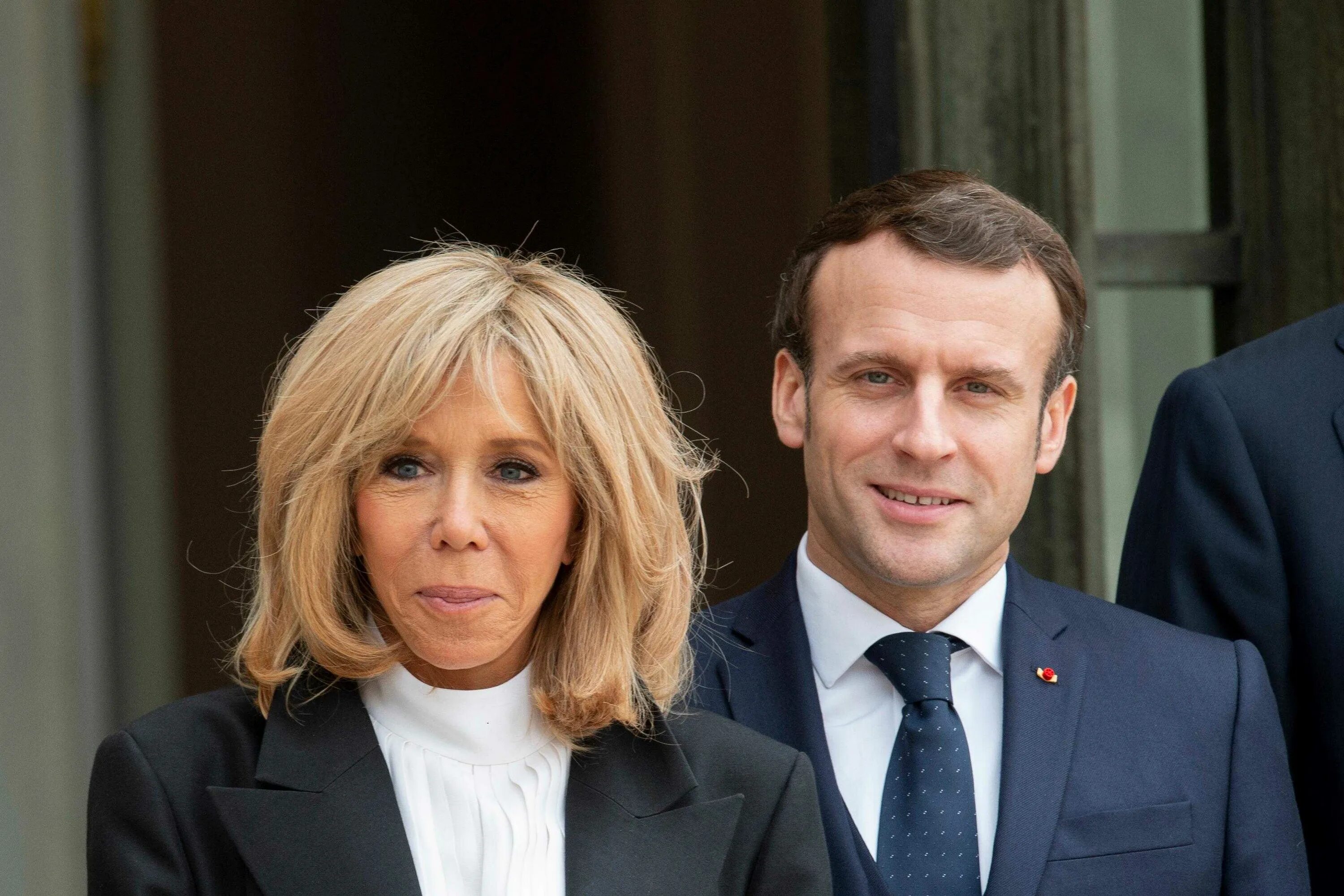 У президента франции есть дети. Франции Брижит Макрон. Бриджит и Эммануэль Макрон. Жена президента Франции Брижит Макрон. Бриджит Макрон свадьба 2007.