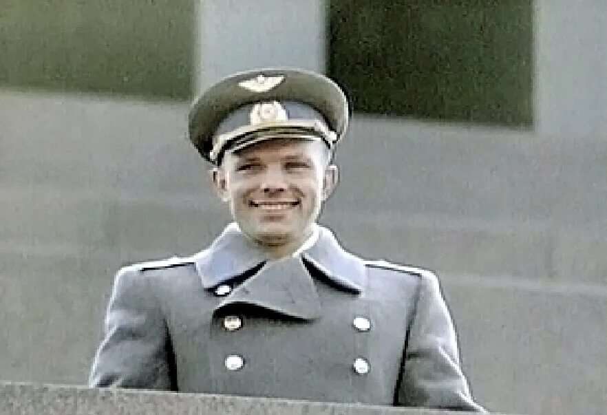 Откуда у гагарина шрам на брови. Портрет Юрия Алексеевича Гагарина.