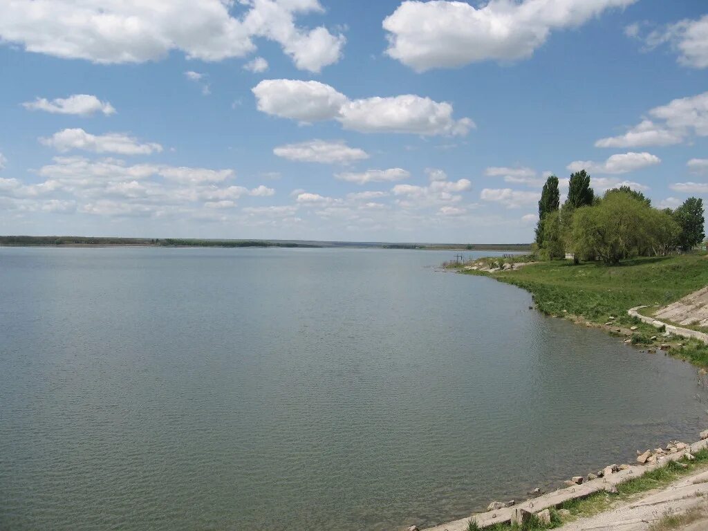 Волчьи ворота озеро. Новоселицкое водохранилище волчьи ворота. водохранилище волчьи ворота ставропольский край. озеро ворота.