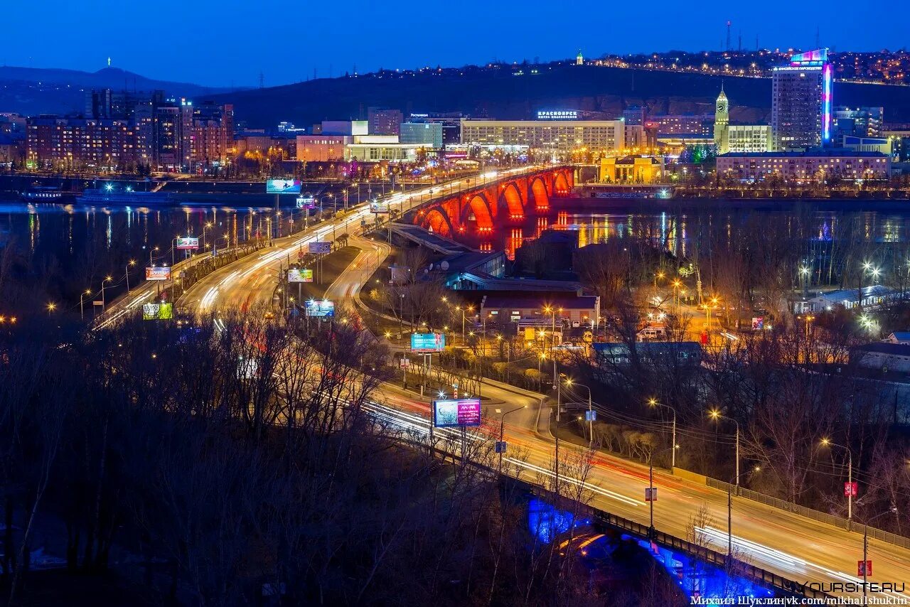 Сток красноярск. Набережная на Предмостной в Красноярске. Городской округ город Красноярск. Ночной Красноярск 2020. Красноярск столица Сибири.