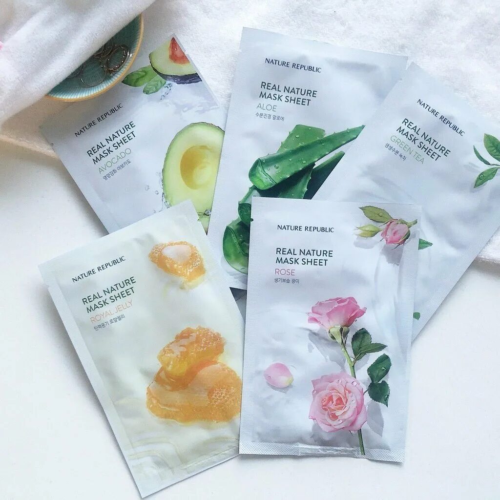 Эффективные тканевые маски. Тканевая маска real nature. Тканевая маска "real nature Green Tea Mask Sheet". Тканевые маски для лица nature Republic real nature Mask Sheet. Маска тканевая зеленый чай nature Republic.