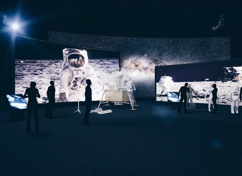 Мультимедийная выставка представляет шесть интерактивных зон. Выставка космос. Выставочное пространство космос. Выставка мультимедийная космос. Выставка космические пространства.