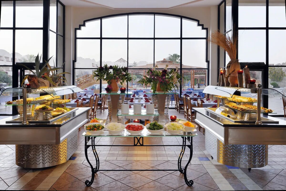 Отель марриотт египет шарм-эль-шейх. Марриотт резорт шарм-эль-шейх. Марриотт шарм эль шейх. Naama bay promenade шарм-эль-шейх. Naama bay promenade шарм-эль-шейх.