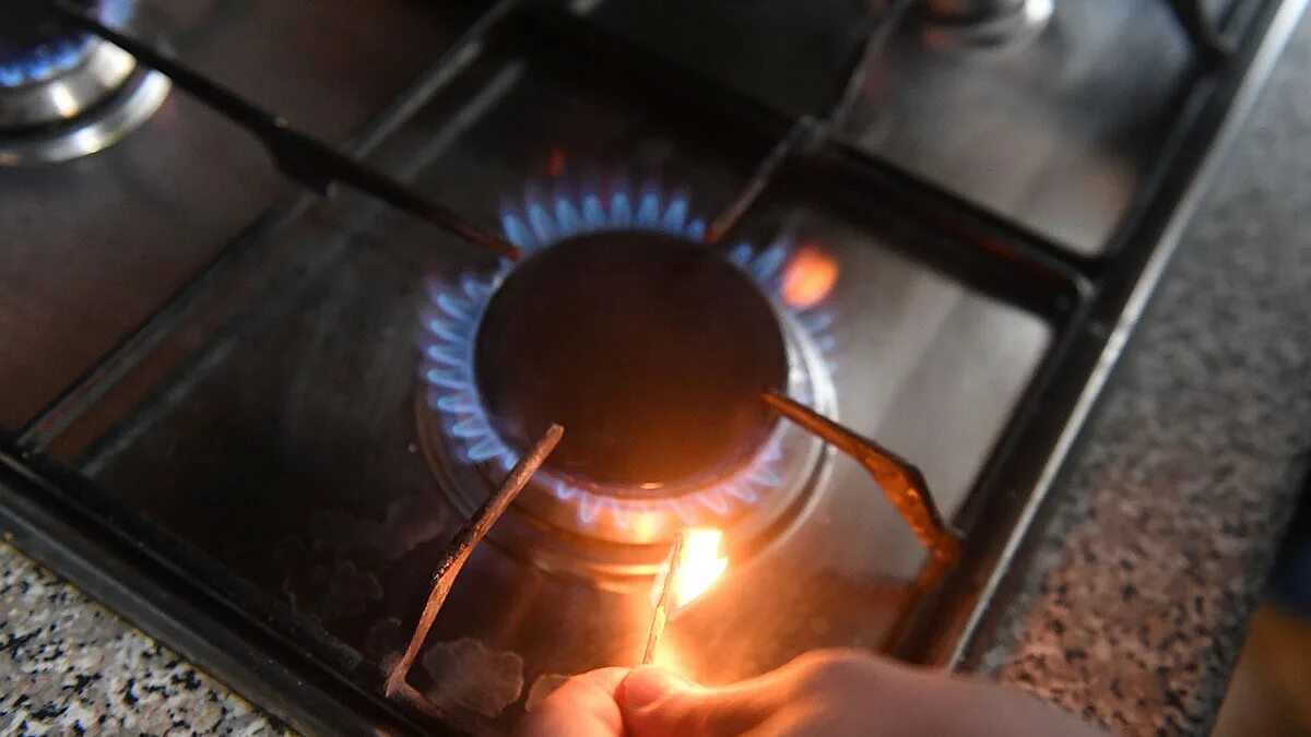 Почему отключается конфорка