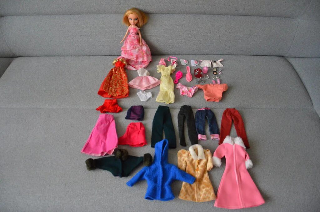 Фиона американ герл. Барби фашионистас пышка. Кукла меняет одежду. Барби в современном стиле. Кукла барби 1959 года.