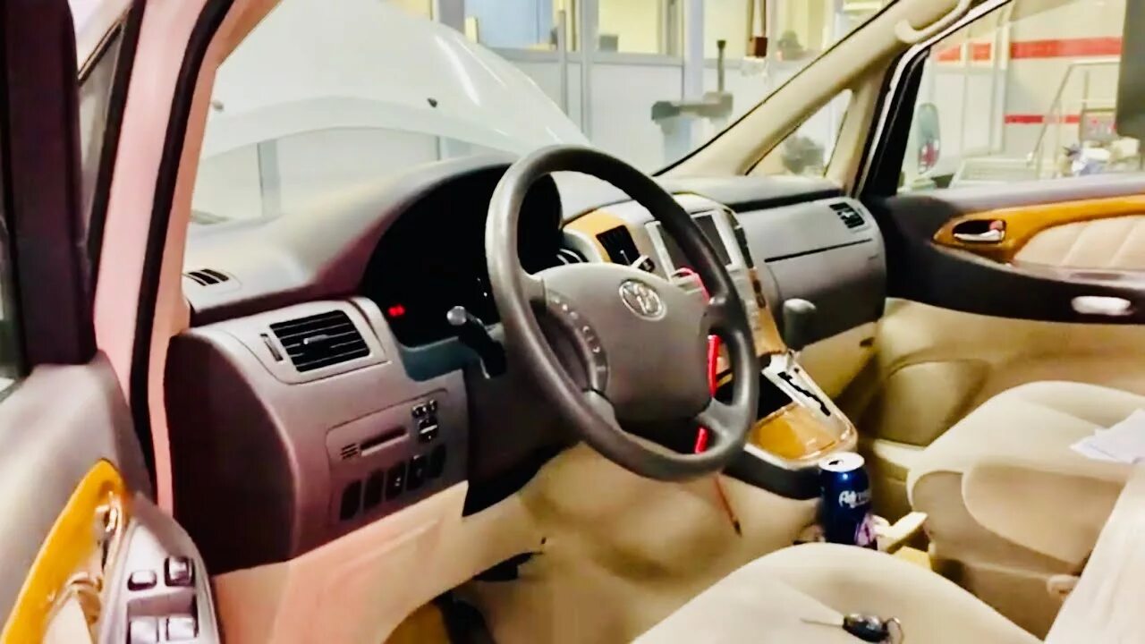 Тойота альфард 2006 левый руль. Toyota Alphard правый руль. Перекидка руля альфард. Переделка Тойота альфард на левый руль.