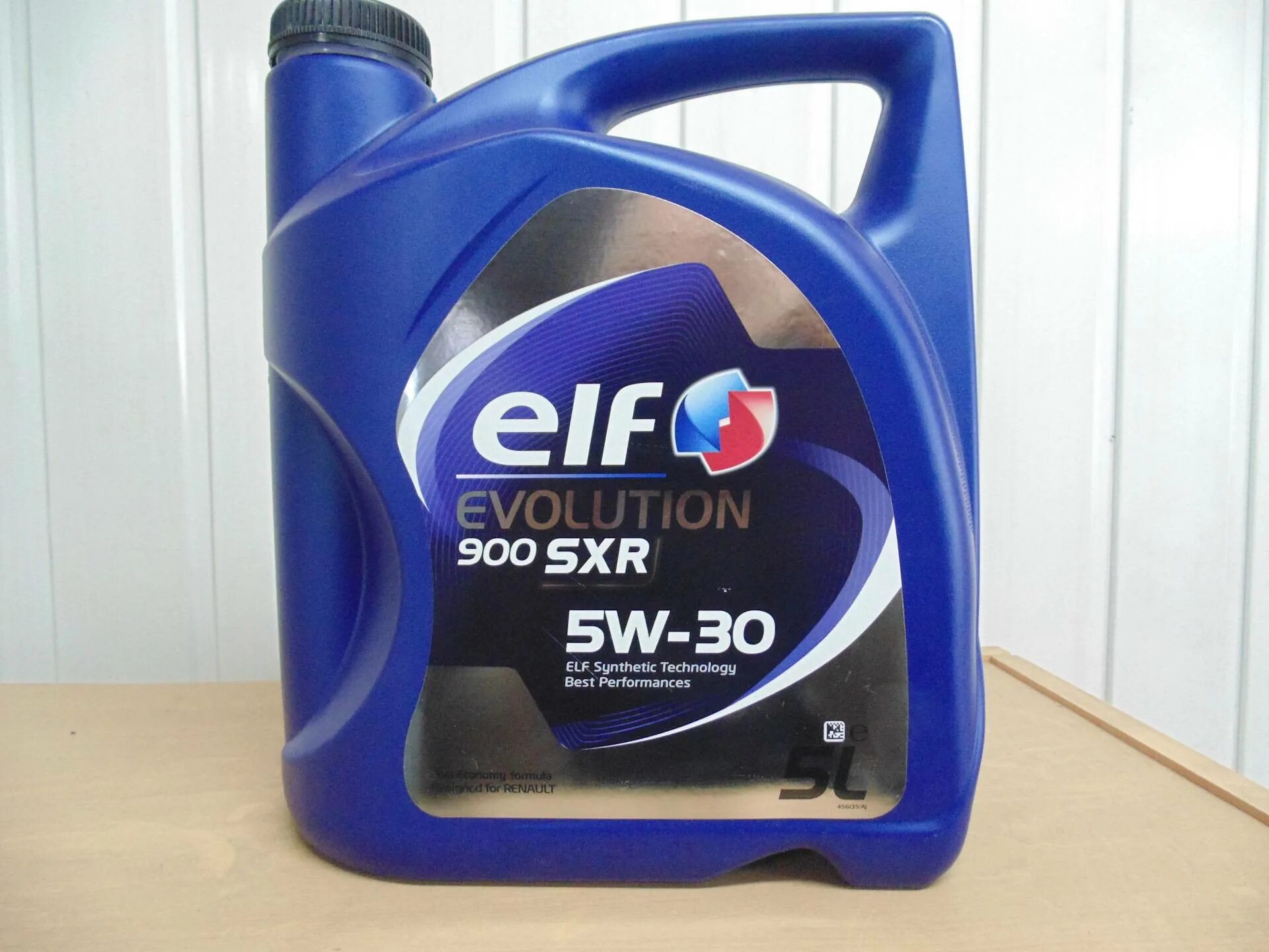 Какое масло заливать в логан 1.4. Elf 5w30 для рено логан. масло эльф для рено логан 1.4 8 клапанов. моторное масло для рено логан 1.6 102. масло эльф для рено логан 1.4.