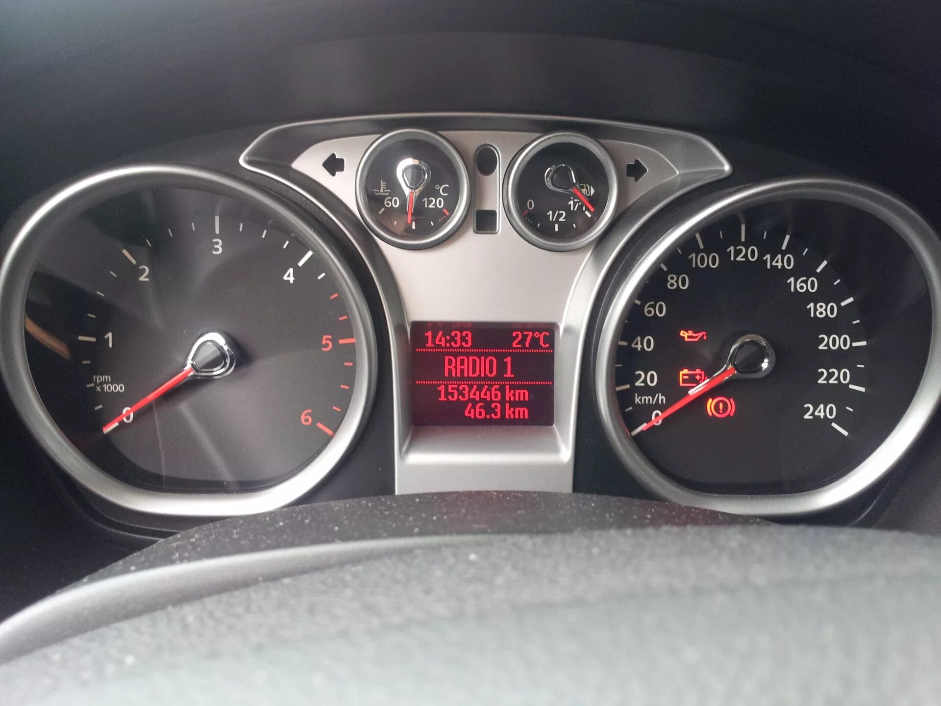 Ошибка системы двигателя форд фокус 2. Прибора форд фокус 2 рестайлинг скорость. Чеки на панели приборов форд фокус 2. Неисправность сист двигателя форд фокус 2. С загорелась надпись коробка передач неисправна.